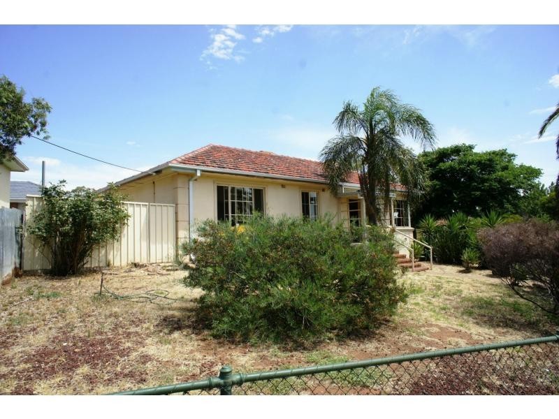 404 Grand Junction Road, Clearview SA 5085