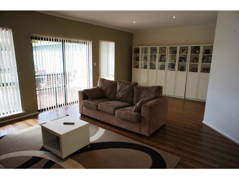 12 Balmoral Street, Hillcrest SA 5086