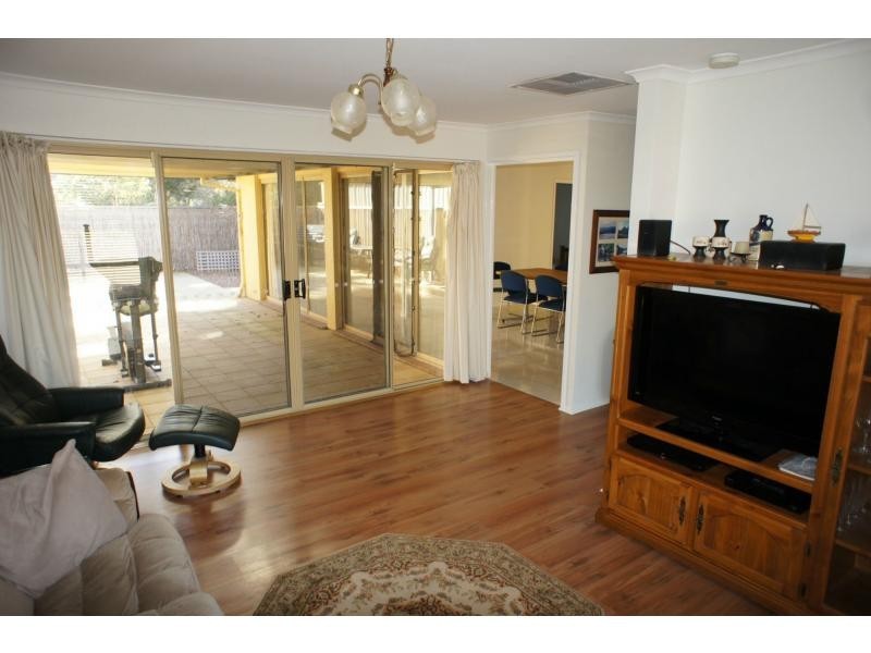 5 Canada Court, North Haven SA 5018