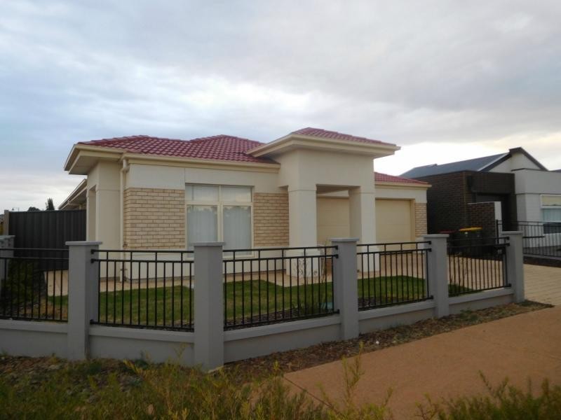 11 Orleana Boulevard, Evanston Gardens SA 5116