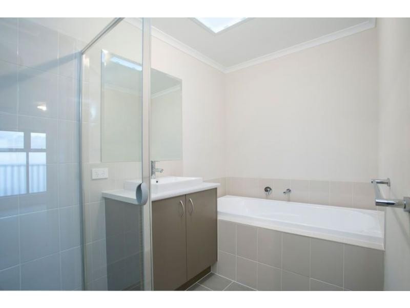 11 Orleana Boulevard, Evanston Gardens SA 5116