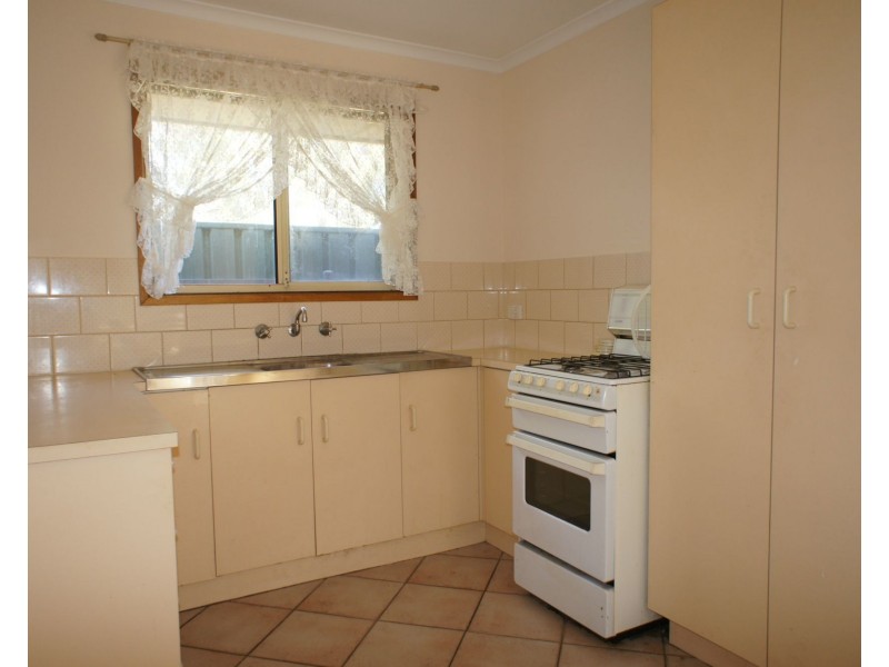 6 Chesterfield Walk St, Hillbank SA 5112