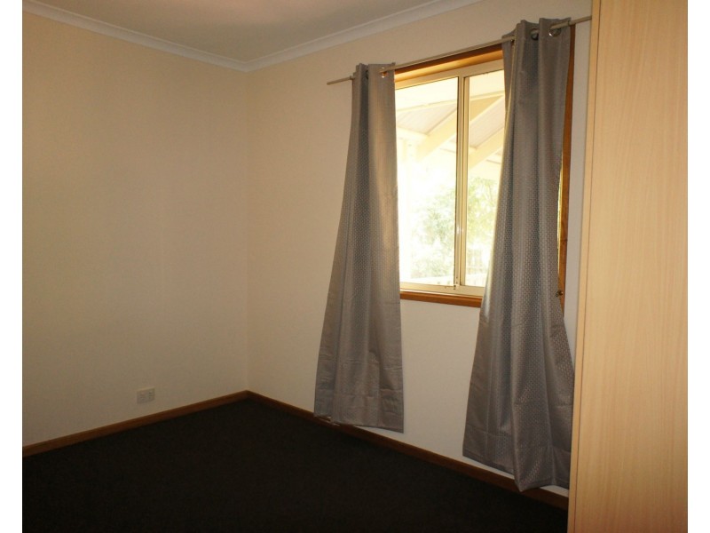6 Chesterfield Walk St, Hillbank SA 5112