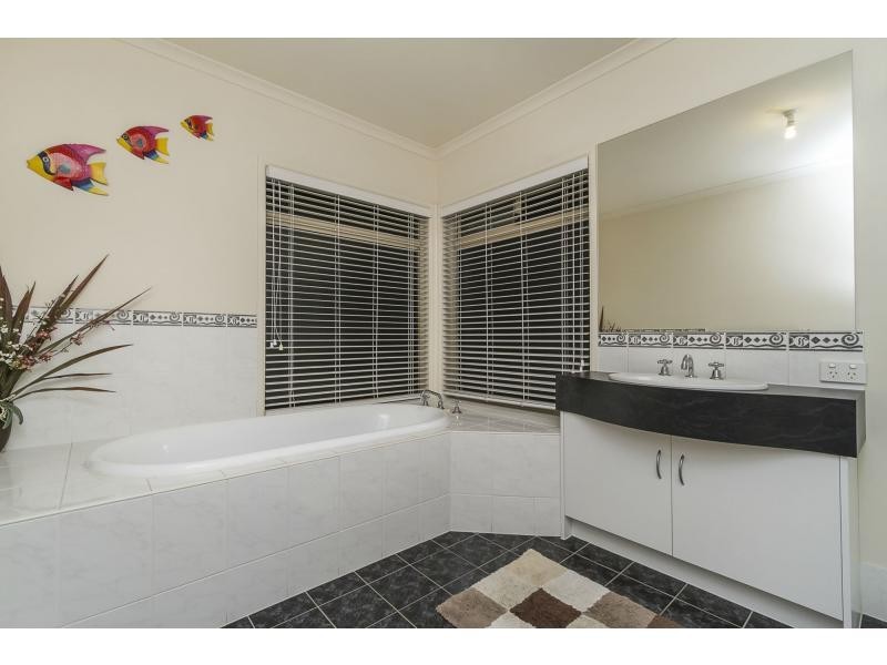 71 Flinders Road, Hillcrest SA 5086