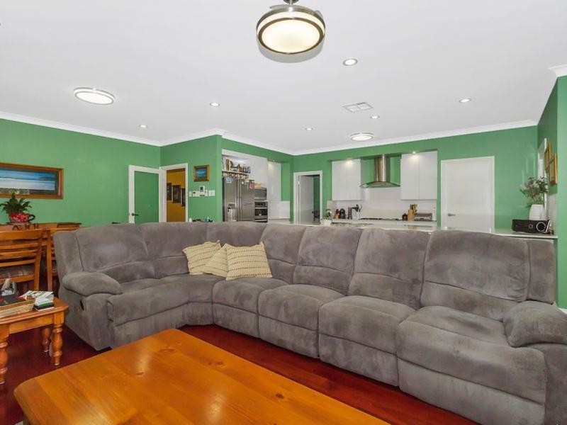 18 Martinique Walk, Mawson Lakes SA 5095