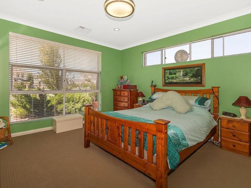 18 Martinique Walk, Mawson Lakes SA 5095