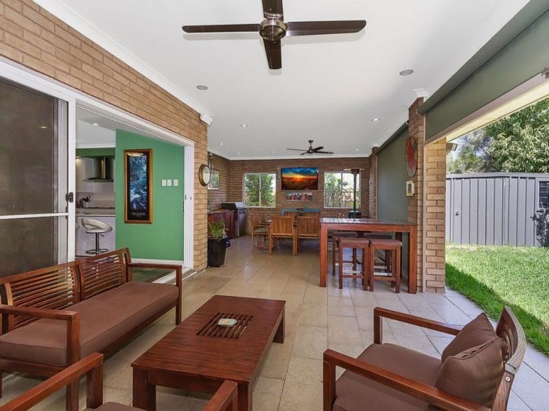 18 Martinique Walk, Mawson Lakes SA 5095