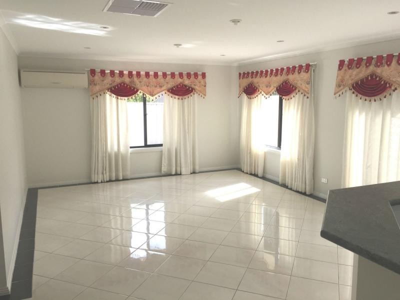 10 Hendry Crescent, Gilles Plains SA 5086