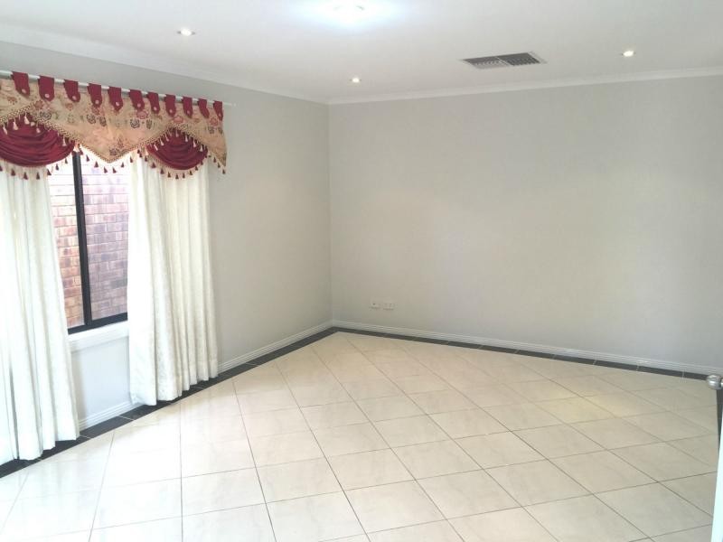 10 Hendry Crescent, Gilles Plains SA 5086