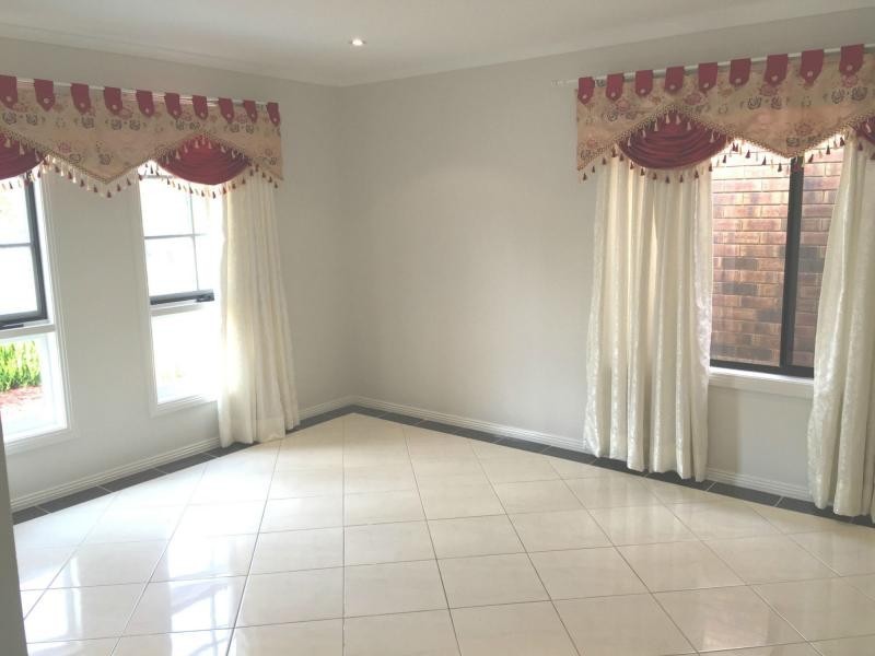 10 Hendry Crescent, Gilles Plains SA 5086