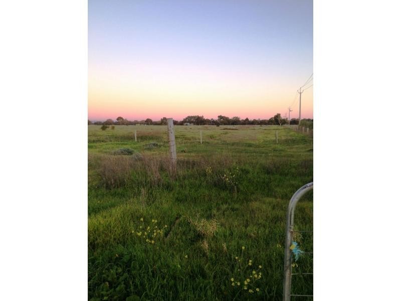 L62 Gawler Road, Lewiston SA 5501