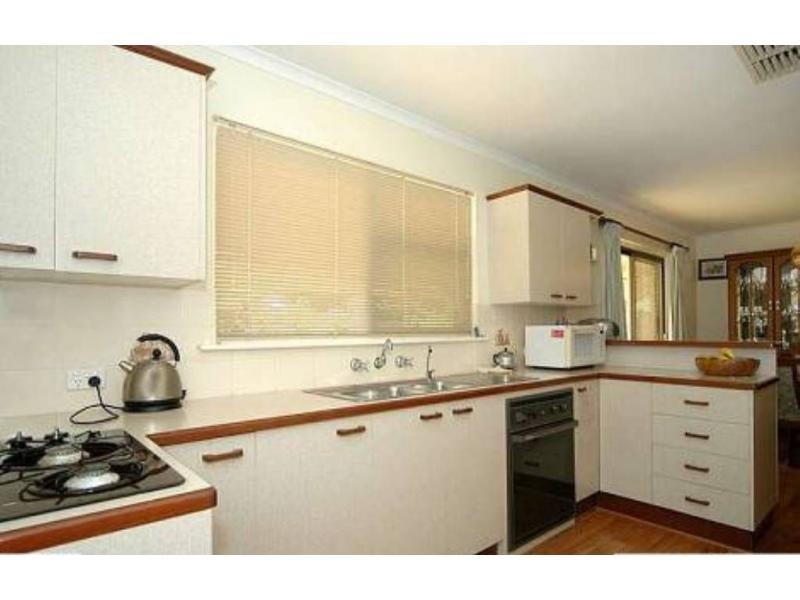 4 Maurine Terrace, Para Vista SA 5093