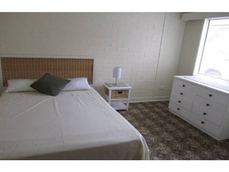 2/11 Ayredale Avenue St, Clearview SA 5085