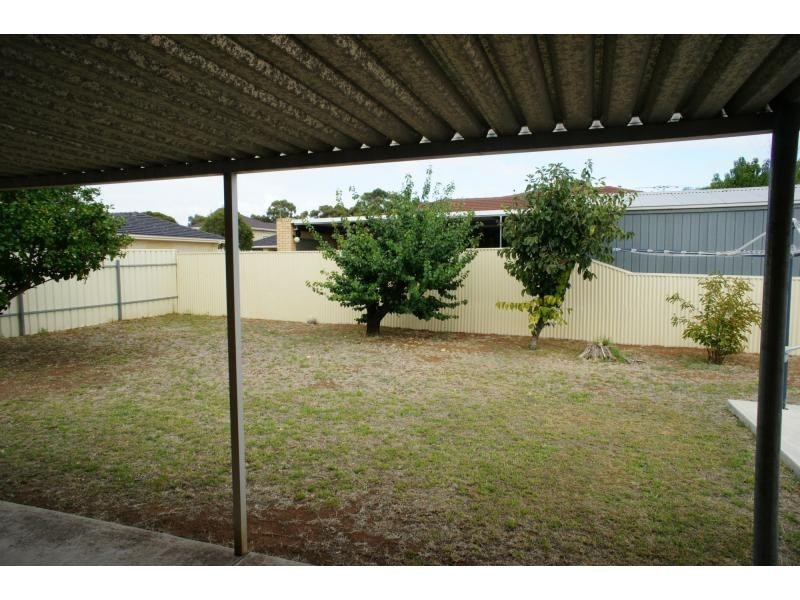 4 Brian Grove, Paradise SA 5075