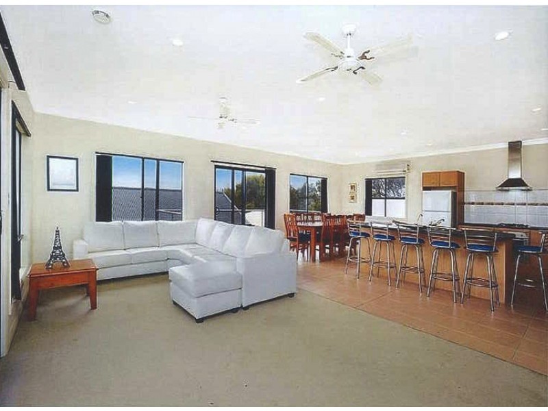 58 Arcadia Ave, Hindmarsh Island SA 5214