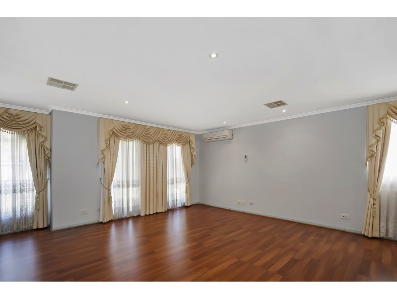 11 Greengate Lane, Mawson Lakes SA 5095