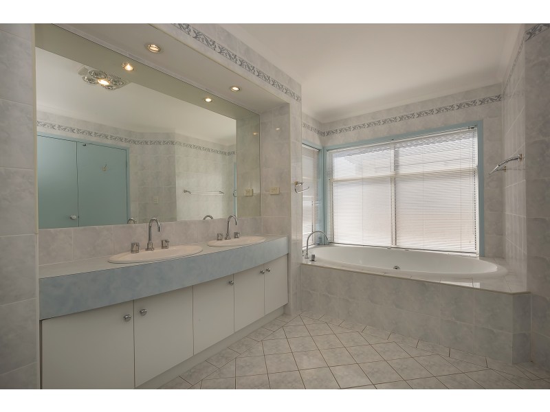 11 Greengate Lane, Mawson Lakes SA 5095