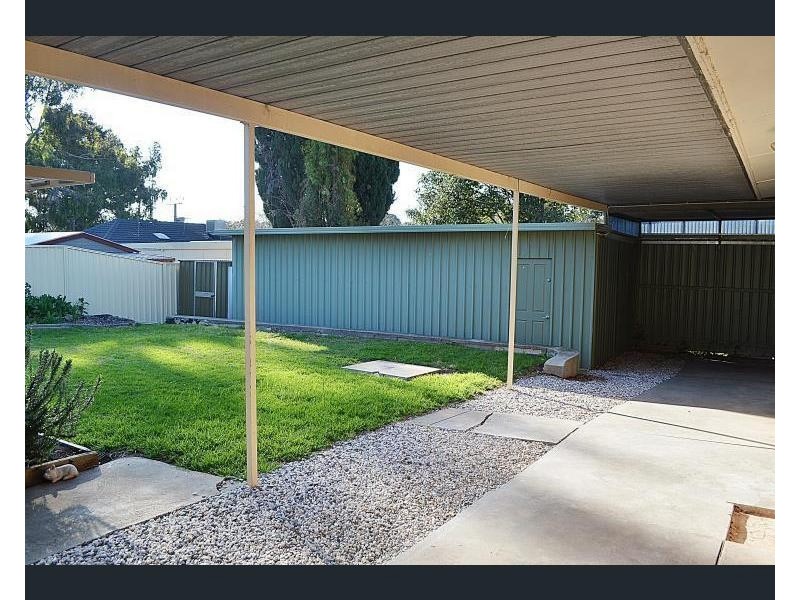 10 Lynore Rd, Ridgehaven SA 5097