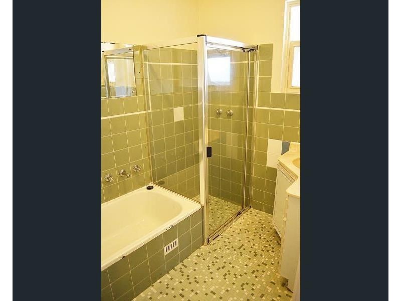 10 Lynore Rd, Ridgehaven SA 5097