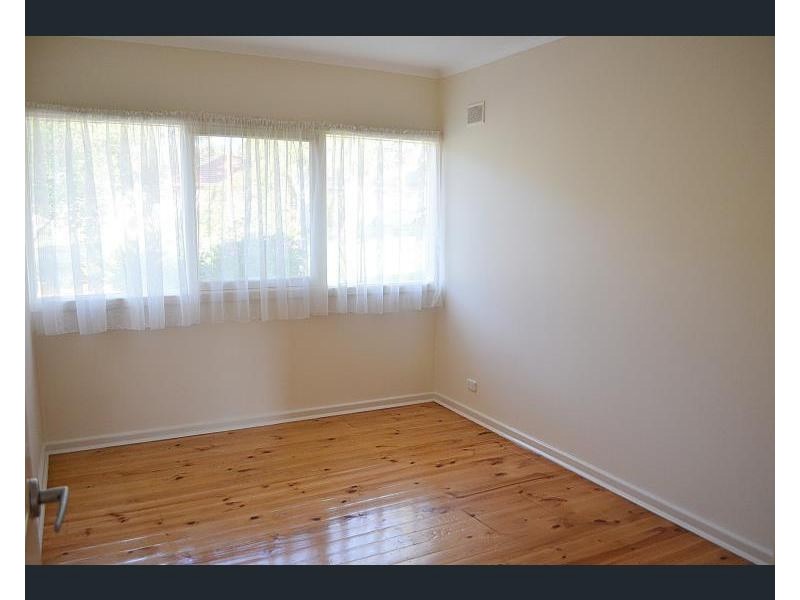 10 Lynore Rd, Ridgehaven SA 5097