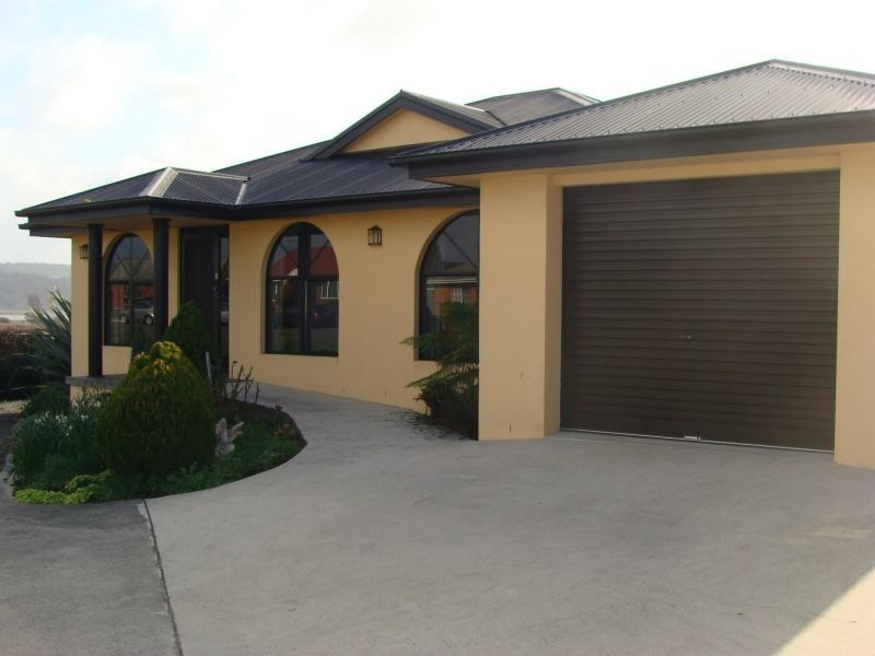 1/37 Camira Street, Newnham TAS 7248