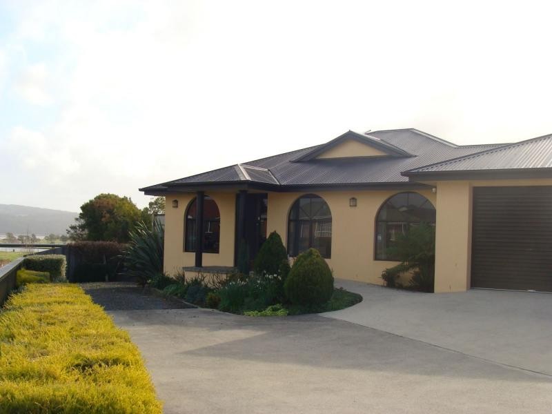 1/37 Camira Street, Newnham TAS 7248