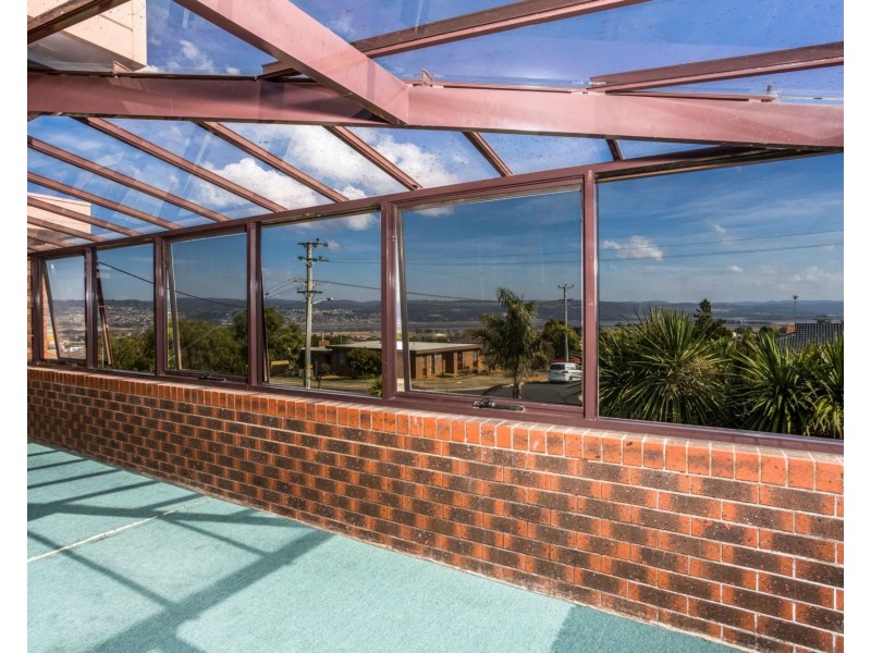 5 Teal Court, Newnham TAS 7248
