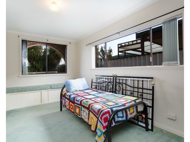 5 Teal Court, Newnham TAS 7248