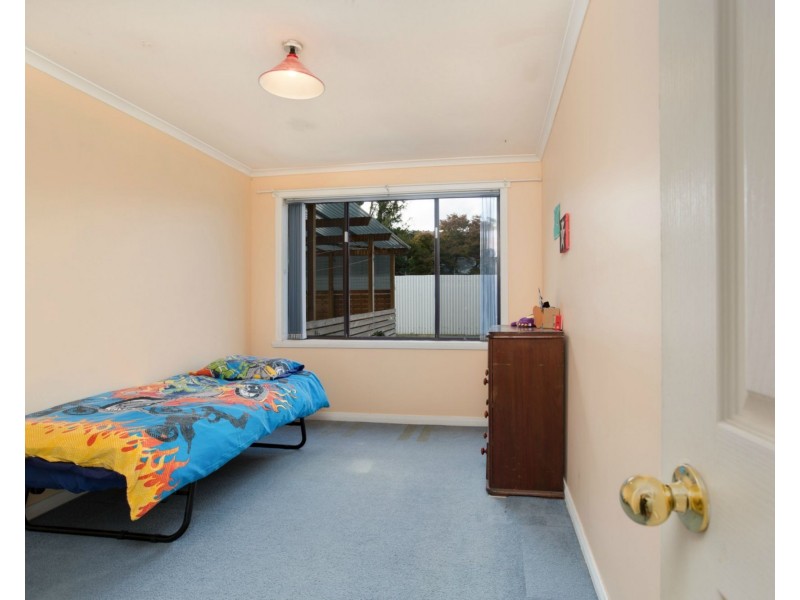 5 Teal Court, Newnham TAS 7248