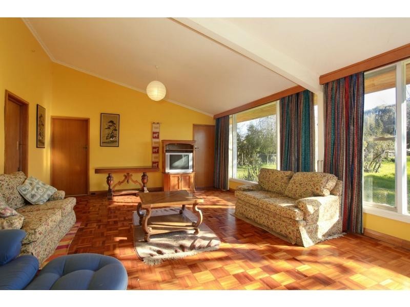 4 Queen Street, Campbell Town TAS 7210