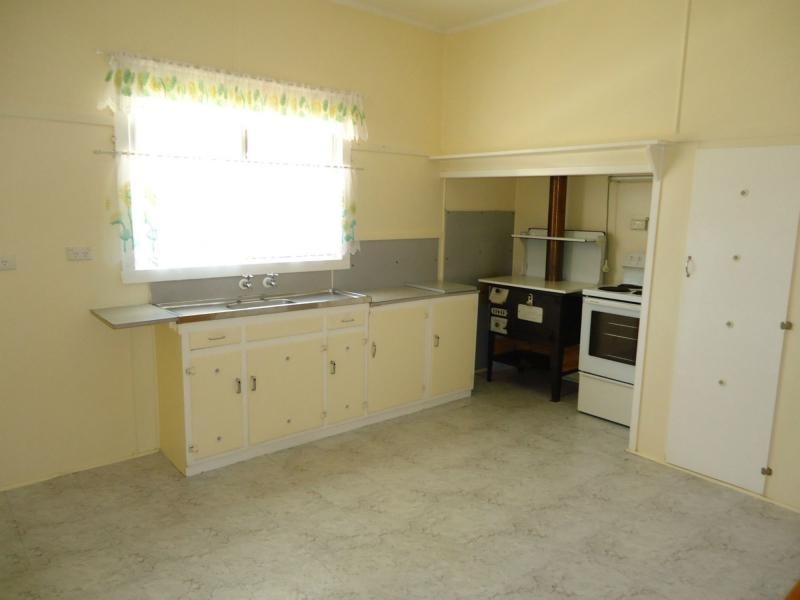 31 Symes Street, Stanthorpe QLD 4380