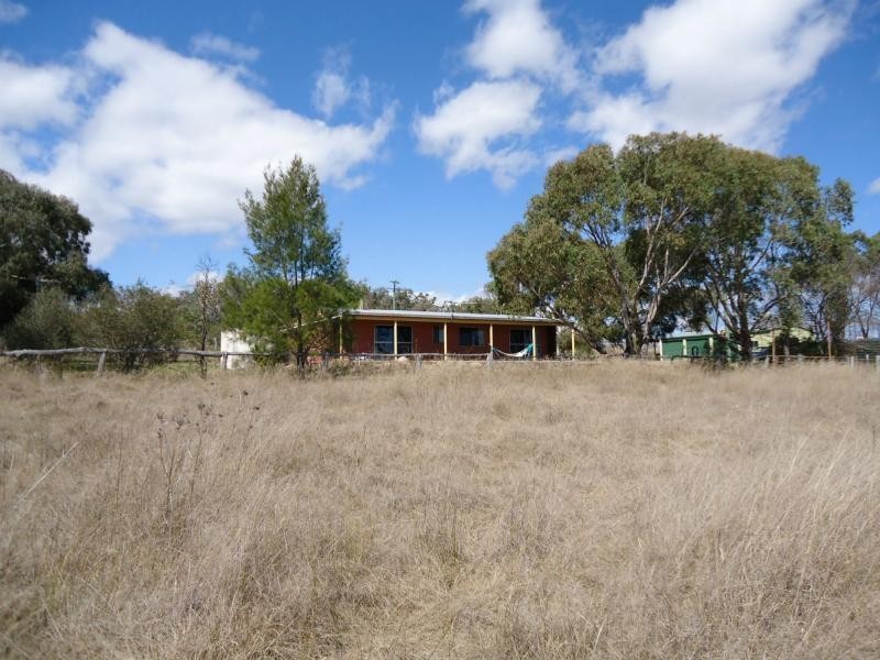 106 St Judes Road, Ballandean, Stanthorpe QLD 4380