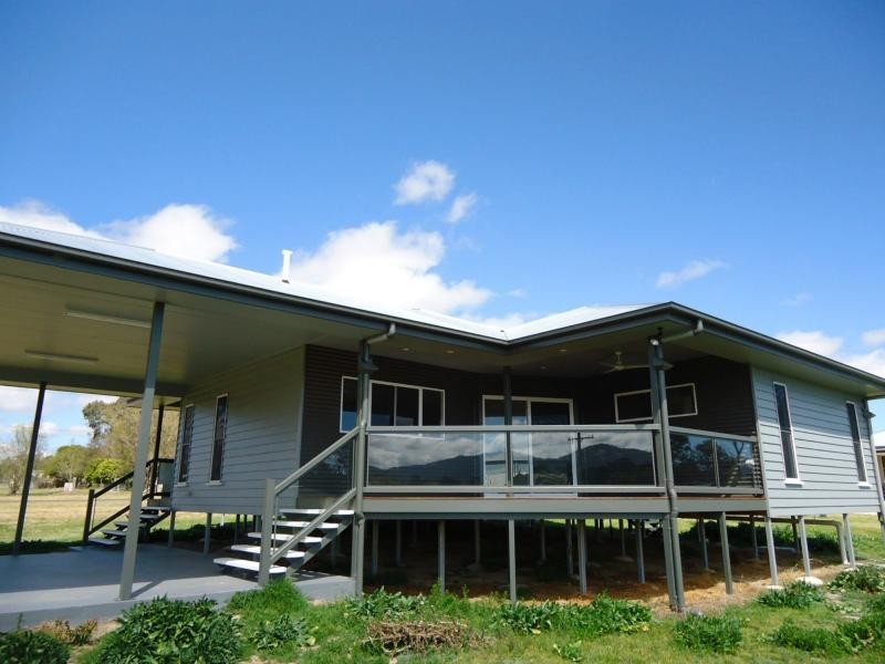 26 Callandoon Street, Wallangarra, Stanthorpe QLD 4380