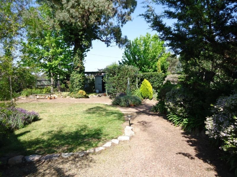 54 Wallangarra Road, Stanthorpe QLD 4380