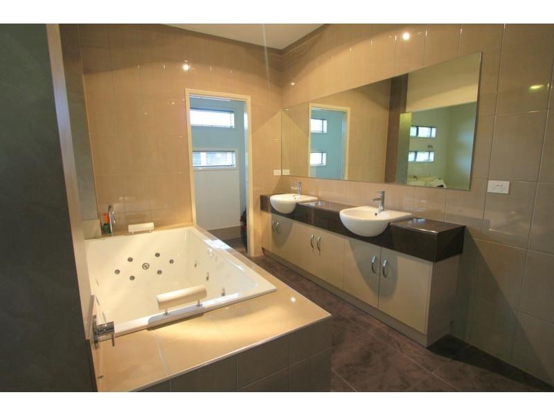 4 Gla-Nor Drive, Stanthorpe QLD 4380