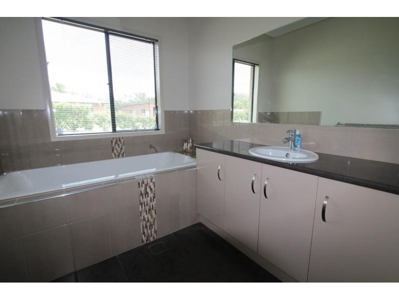 4 Gla-Nor Drive, Stanthorpe QLD 4380