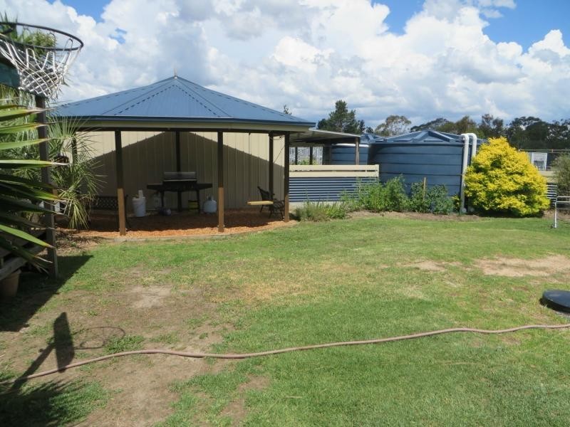 8 Old Warwick Road, Applethorpe, Stanthorpe QLD 4380