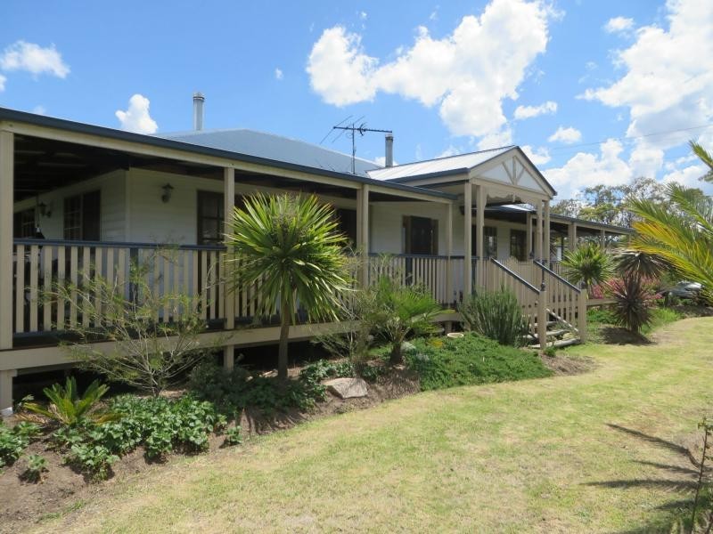 8 Old Warwick Road, Applethorpe, Stanthorpe QLD 4380