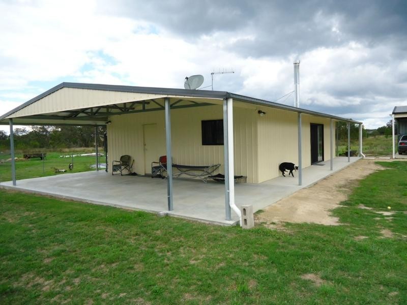 813 Rabbit Fence Road, Pozieres, Stanthorpe QLD 4380
