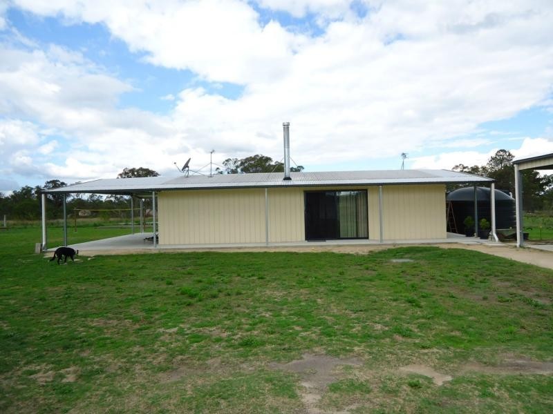 813 Rabbit Fence Road, Pozieres, Stanthorpe QLD 4380