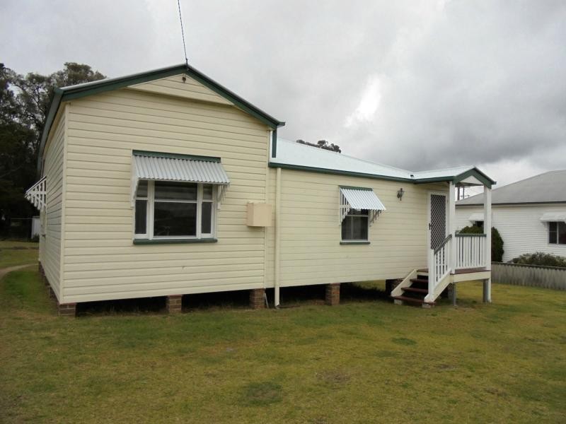 26 McGregor Terrace, Stanthorpe QLD 4380