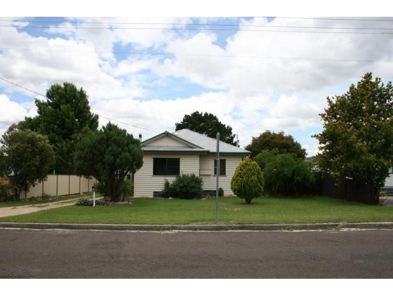 9 Ferris Street, Stanthorpe QLD 4380