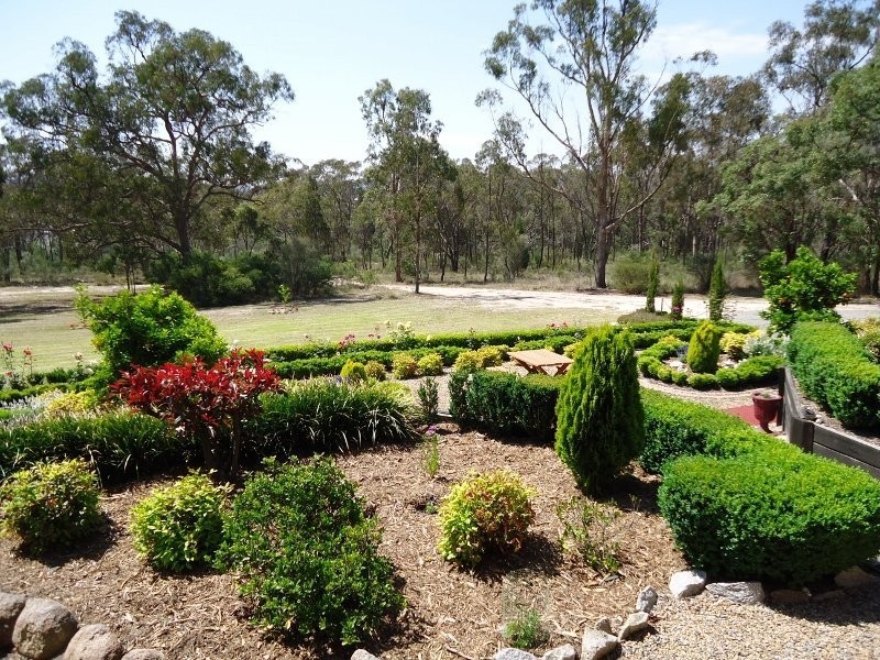26168 New England Highway, Stanthorpe QLD 4380