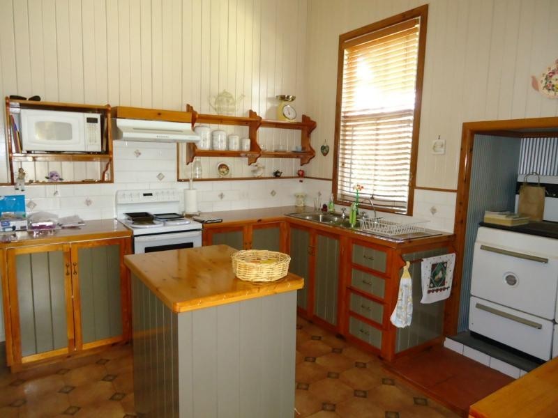 10 Connor Street, Stanthorpe QLD 4380