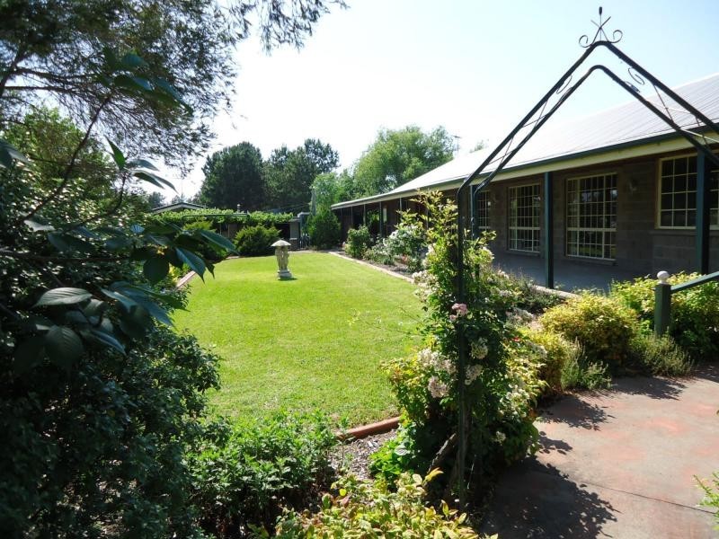 25555 New England Highway, Applethorpe, Stanthorpe QLD 4380