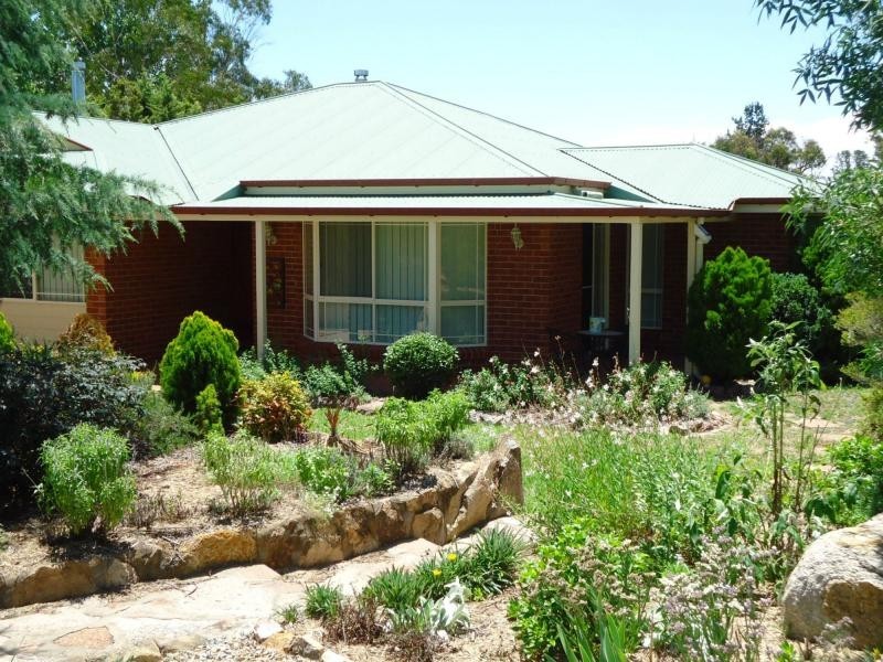 18 Pioneers Parade, Stanthorpe QLD 4380