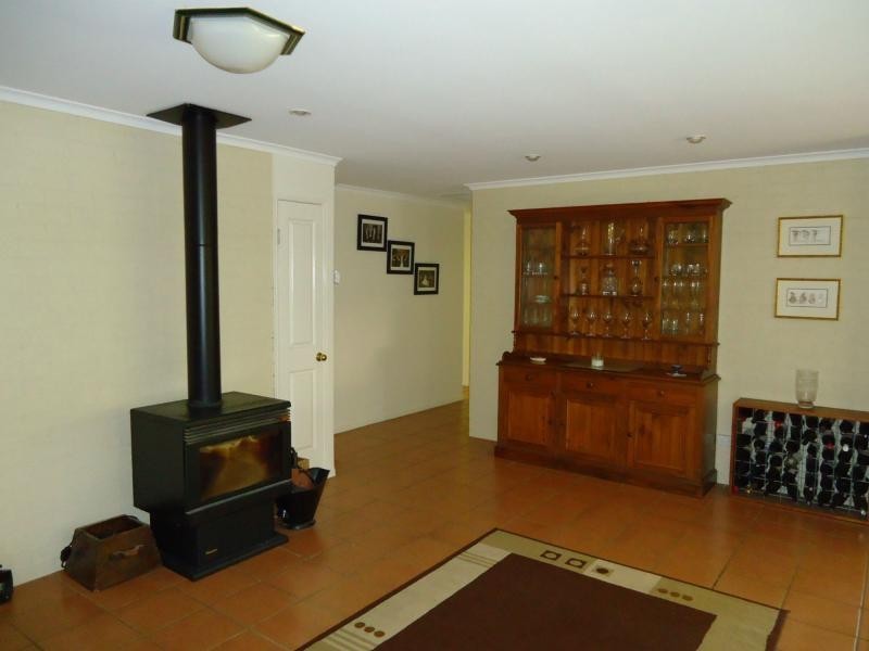 18 Pioneers Parade, Stanthorpe QLD 4380