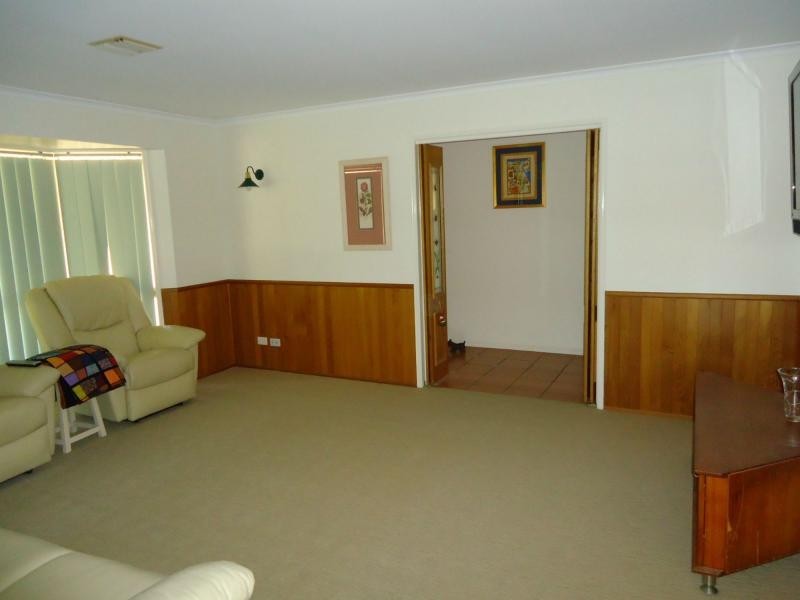 18 Pioneers Parade, Stanthorpe QLD 4380