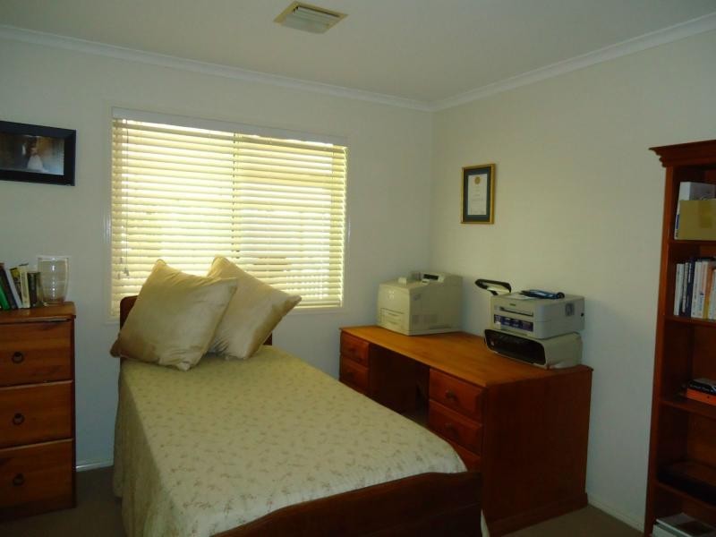 18 Pioneers Parade, Stanthorpe QLD 4380