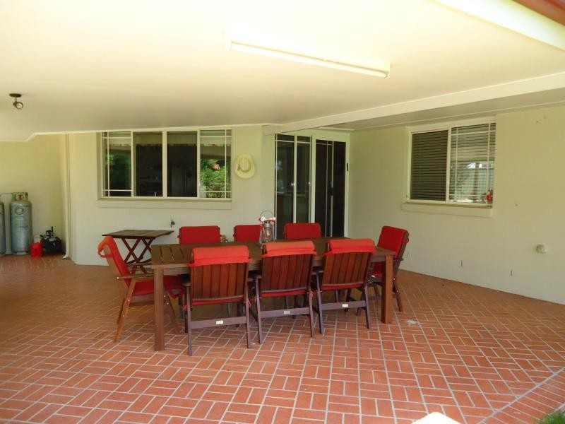 18 Pioneers Parade, Stanthorpe QLD 4380